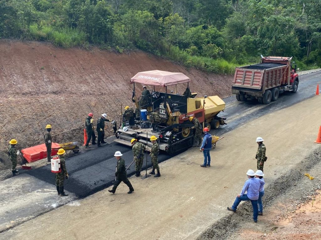 Avanza construcción de vía entre Meta y el Pacífico Colombiano