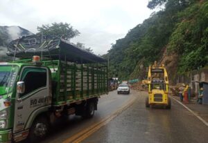 Tres puntos críticos generan peligro en vía al Llano