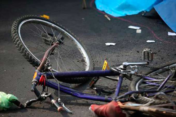 Muere ciclista arrollado por un camión