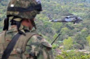 Tres militares heridos en ataque con explosivos