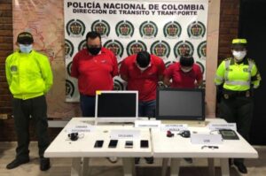 Capturan a tramitadores que expedían falsas licencias de conducción