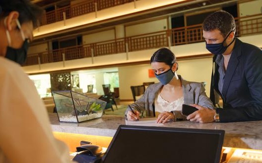 “Toque de queda es un duro golpe a la economía”: Hoteleros del Meta