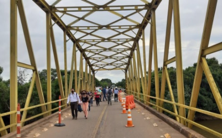 Habitantes de Puerto Gaitán protestan para exigir nuevo puente