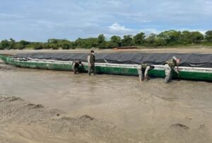 Las aguas empezaron a subir hasta que llegó la Armada