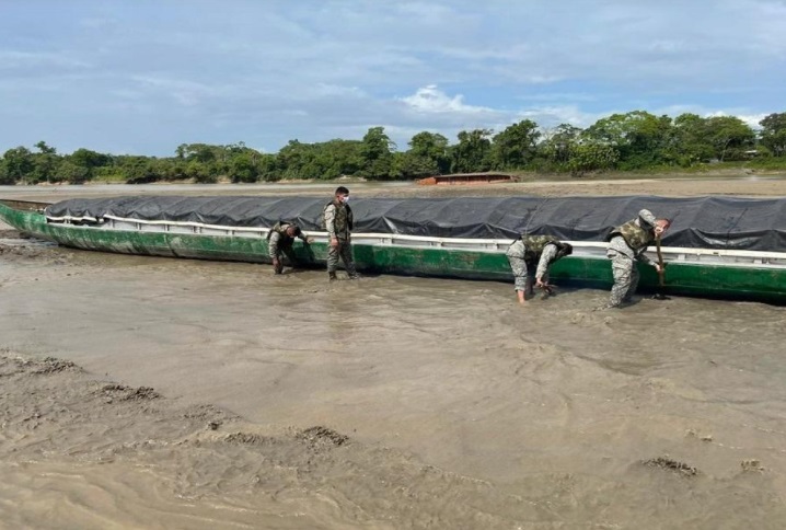 Las aguas empezaron a subir hasta que llegó la Armada