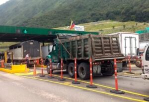 Camioneros pagarán los peajes con monedas de baja denominación