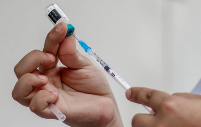 Ciudadanos temen que su vacuna pierda efectividad